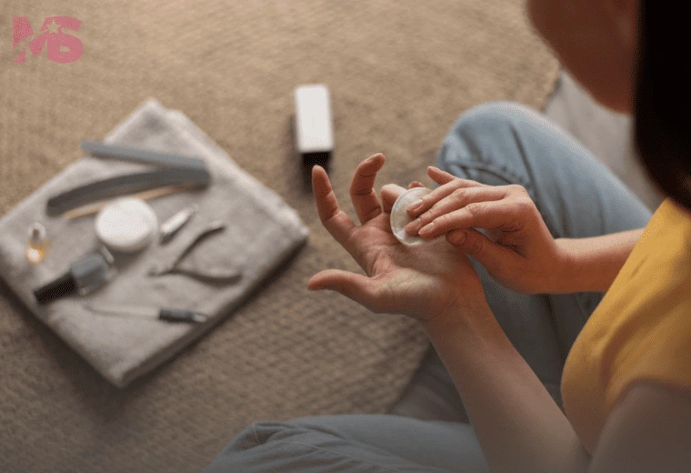 Como Tirar Esmalte em Gel Sem Acetona: Guia Completo para Manicures