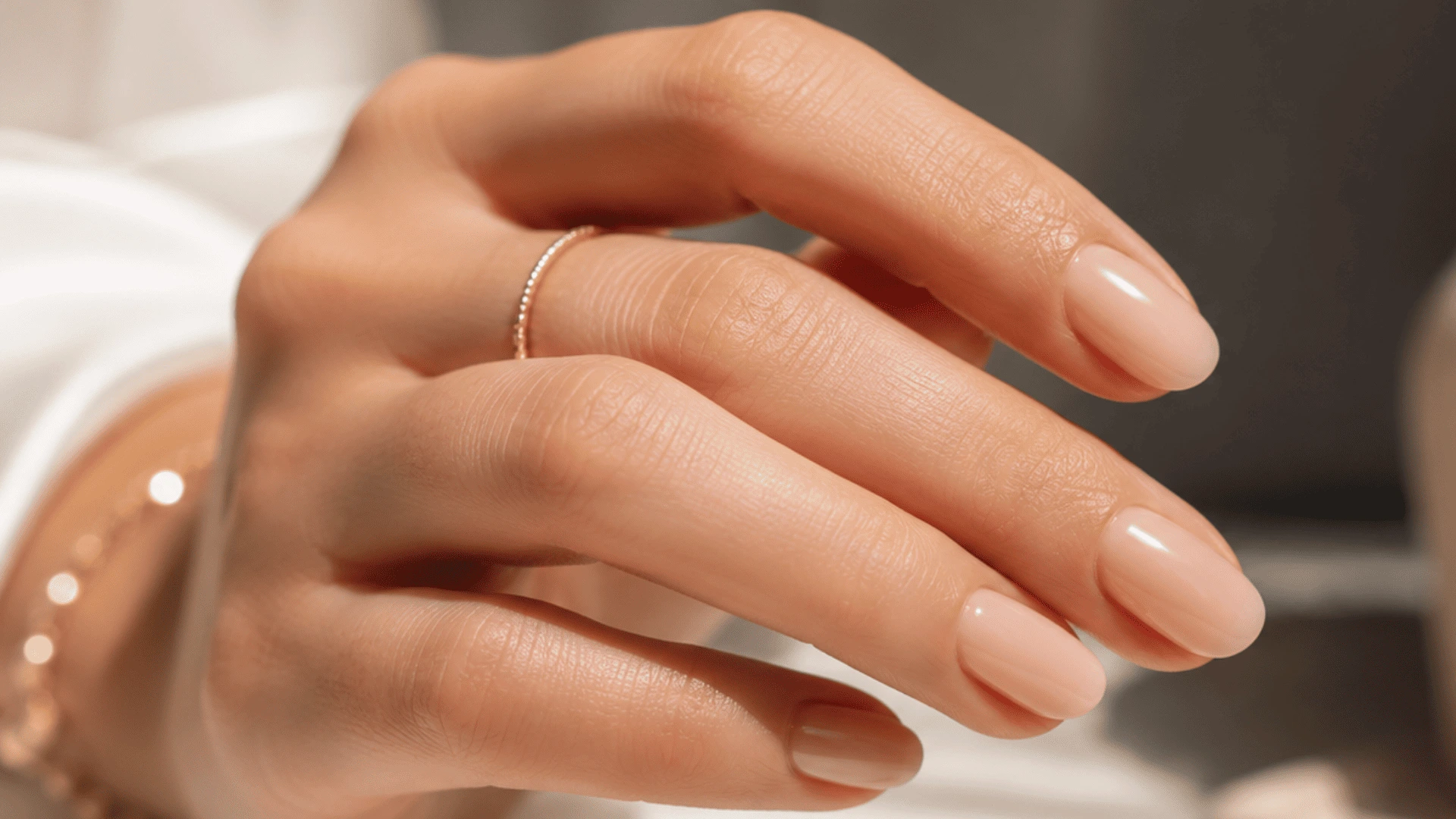 Unhas Minimalistas: Tendência "Clean Girl"